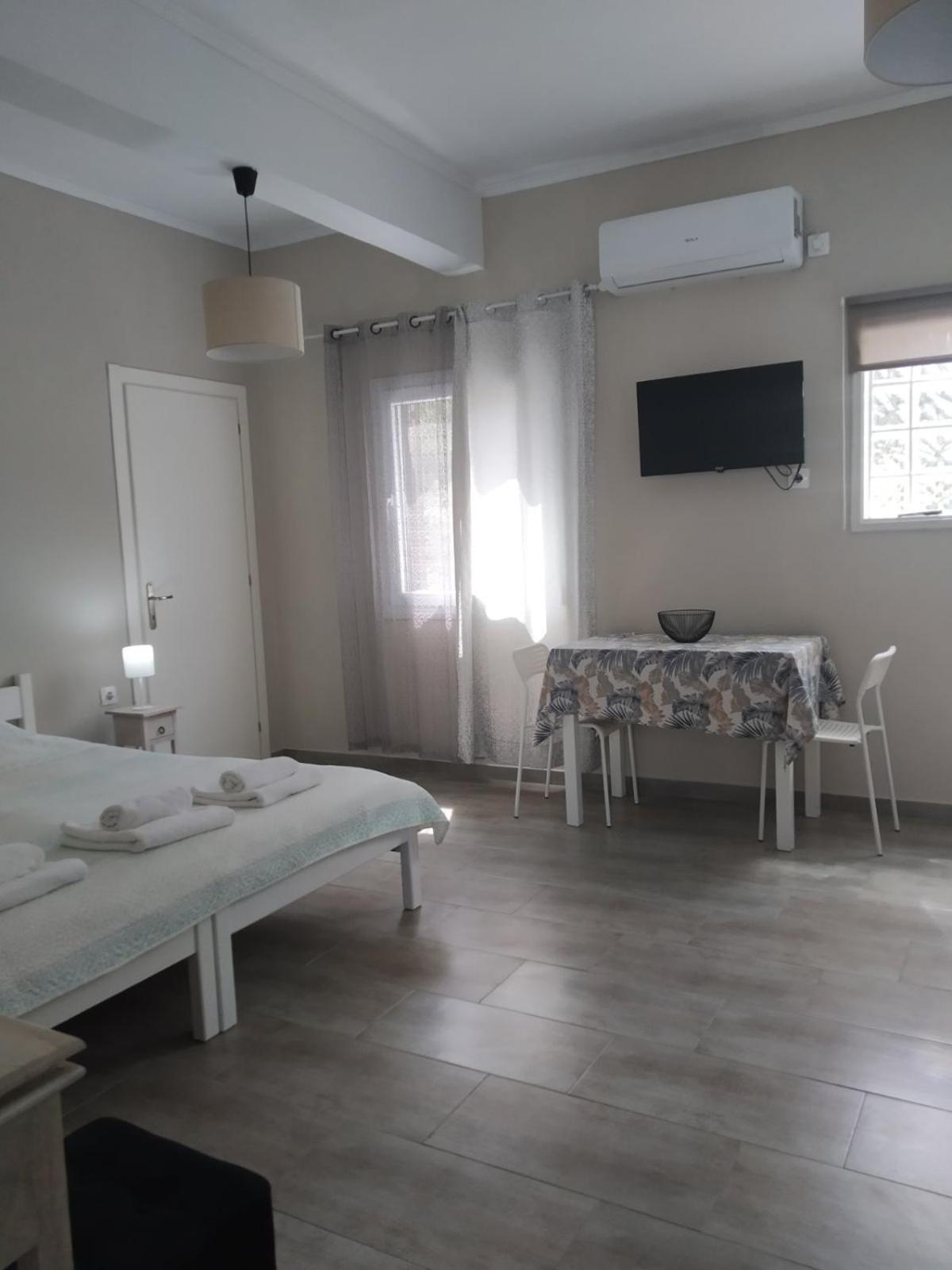 Trousas Apartments โรดา ภายนอก รูปภาพ