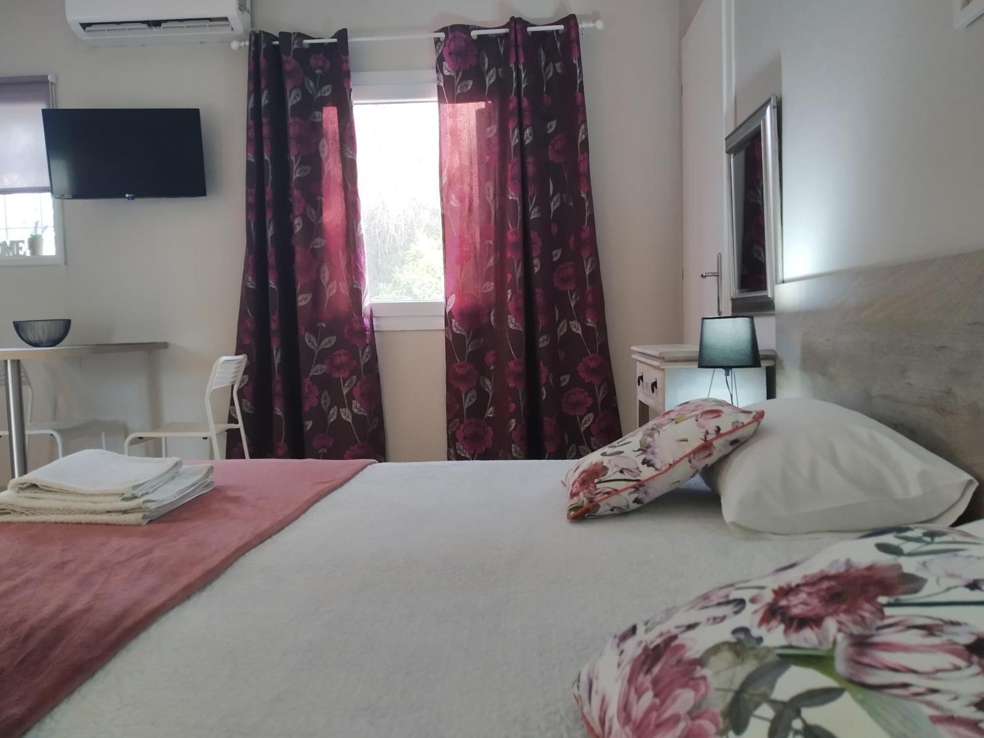 Trousas Apartments โรดา ภายนอก รูปภาพ