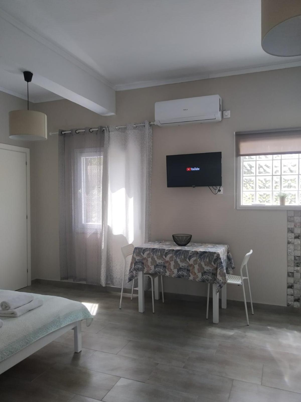Trousas Apartments โรดา ภายนอก รูปภาพ