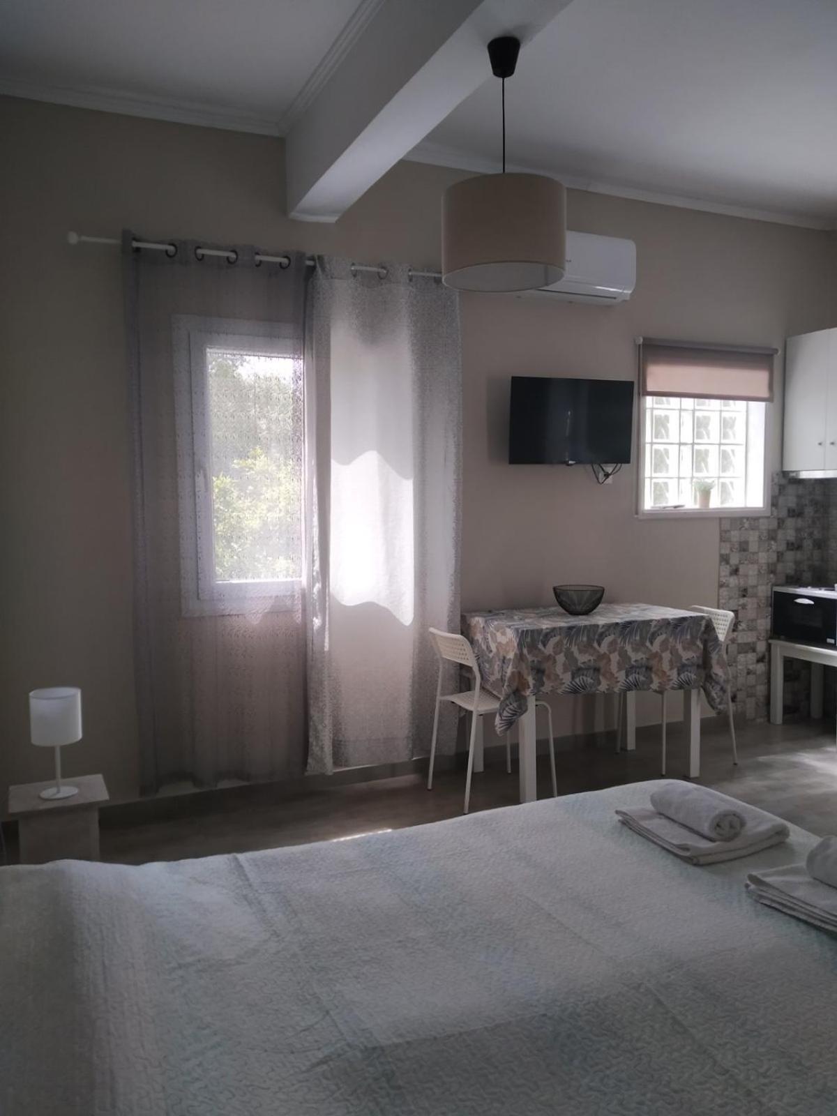 Trousas Apartments โรดา ภายนอก รูปภาพ
