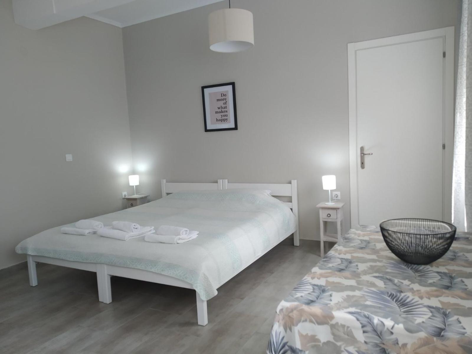 Trousas Apartments โรดา ภายนอก รูปภาพ