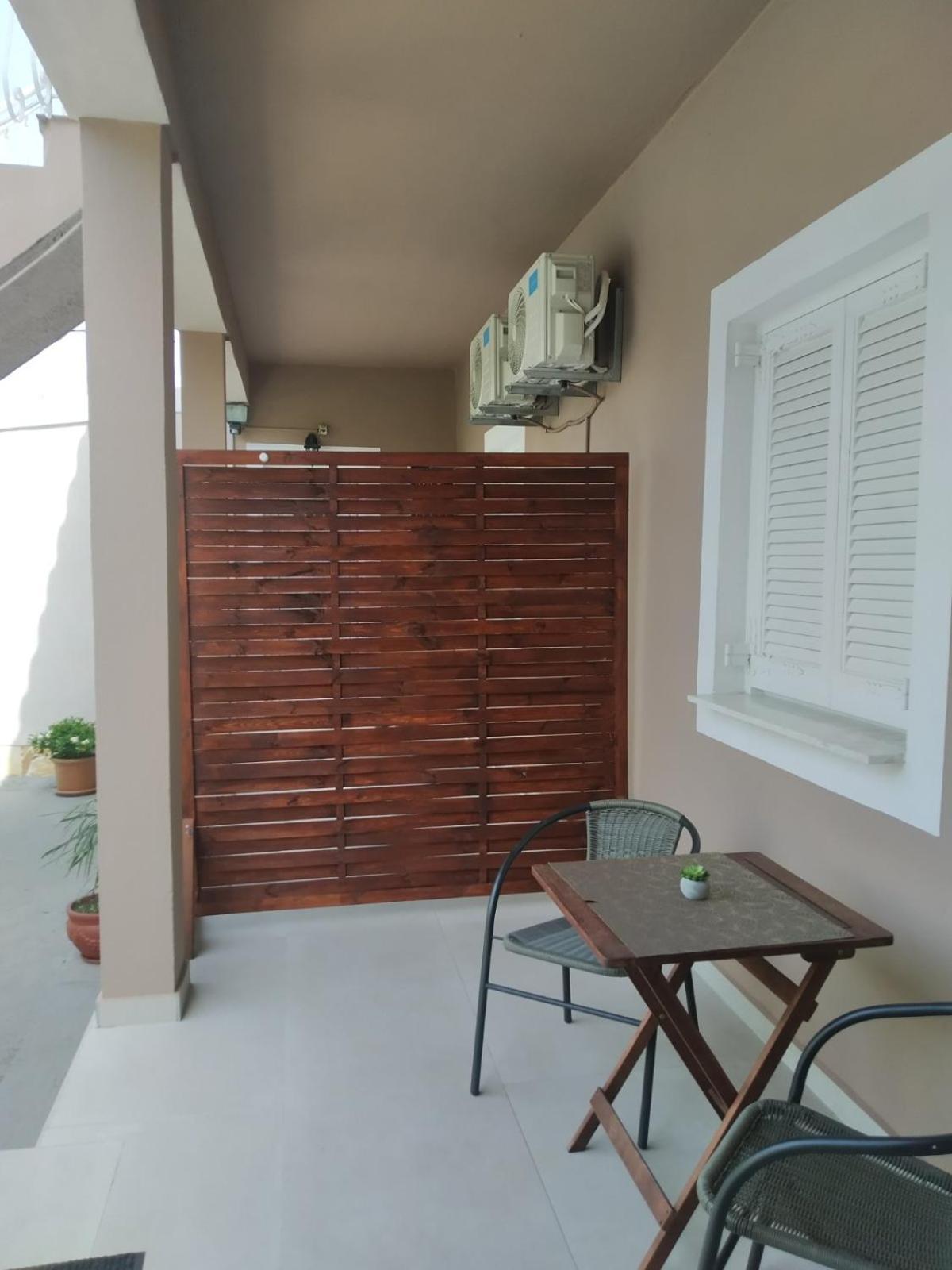 Trousas Apartments โรดา ภายนอก รูปภาพ