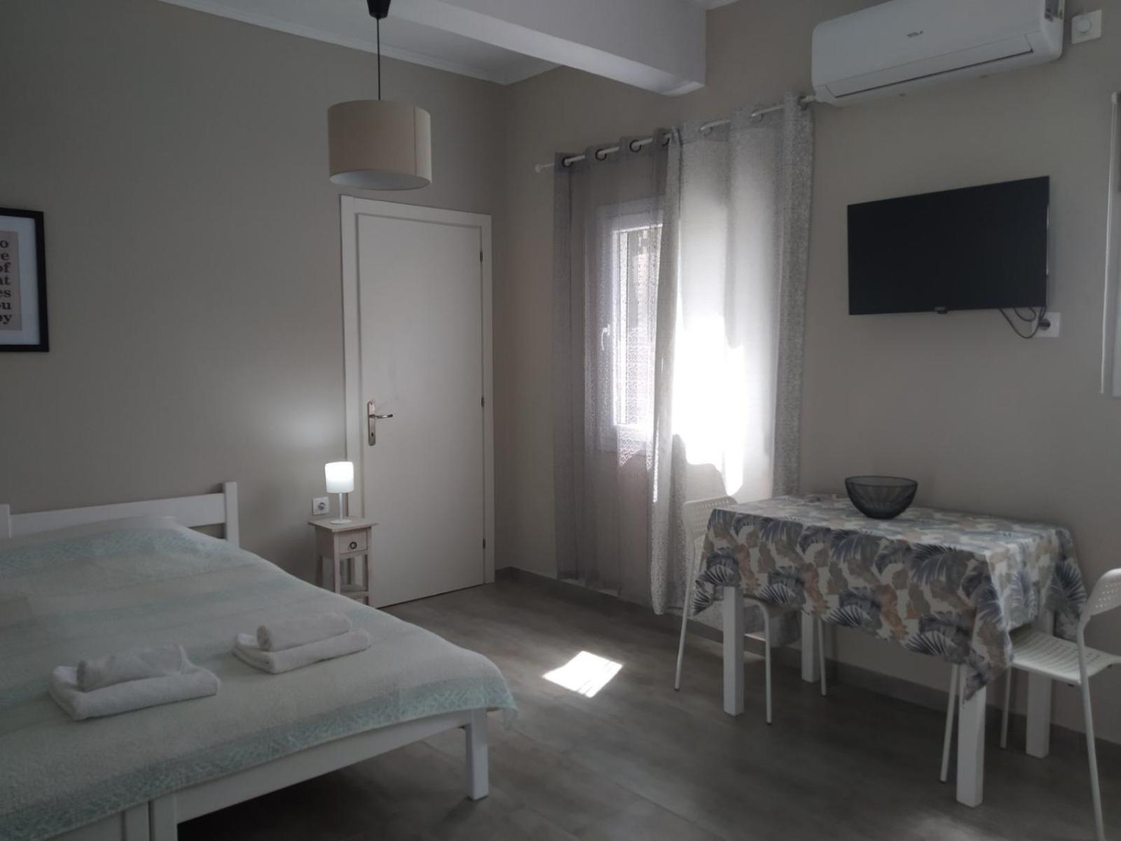 Trousas Apartments โรดา ภายนอก รูปภาพ