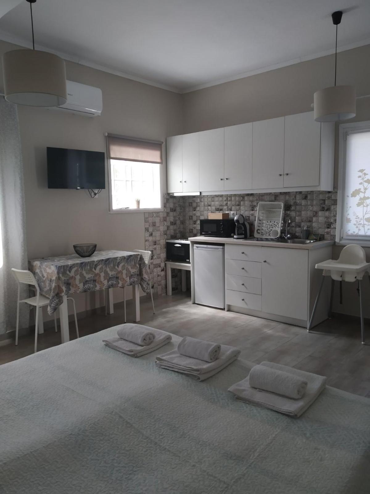 Trousas Apartments โรดา ภายนอก รูปภาพ